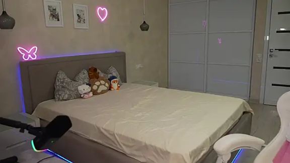 luna_young