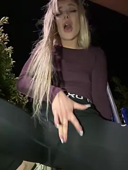 AlyssaFoxx_