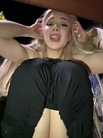 AlyssaFoxx_
