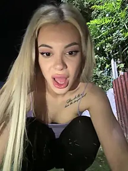 AlyssaFoxx_
