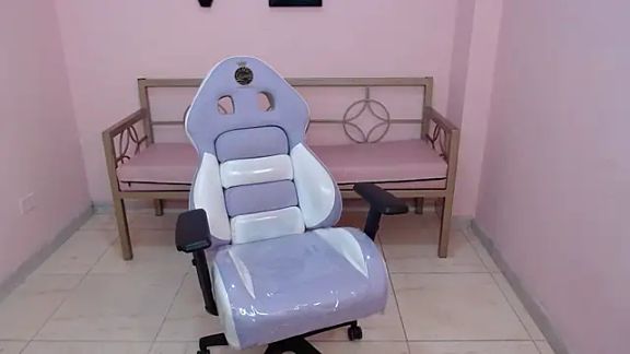 Choloeadams_xxx