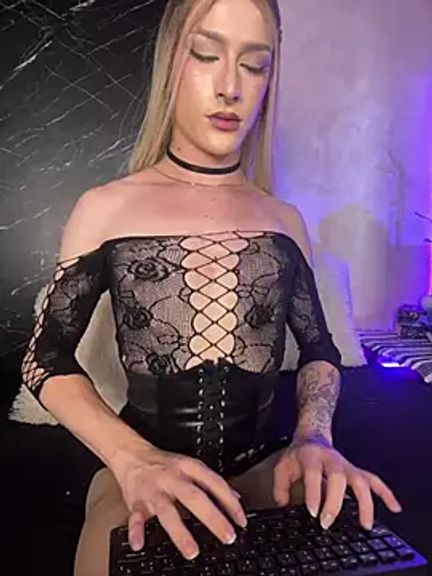 Alana_Stone