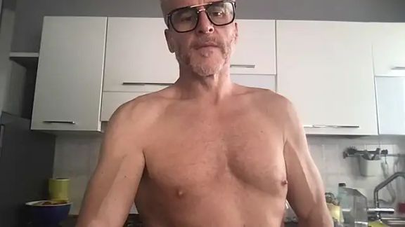 Axl_hot