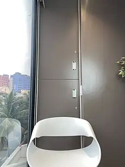 LizStorm_