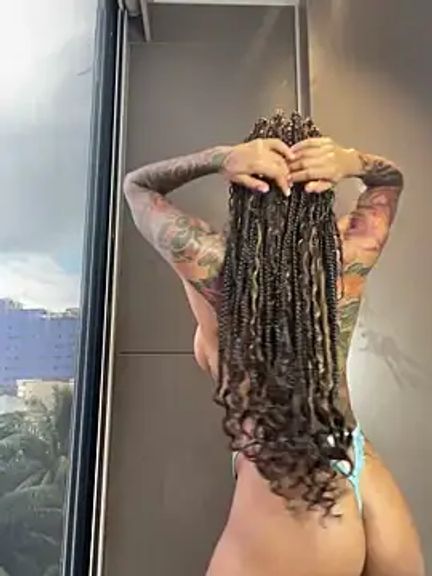 LizStorm_