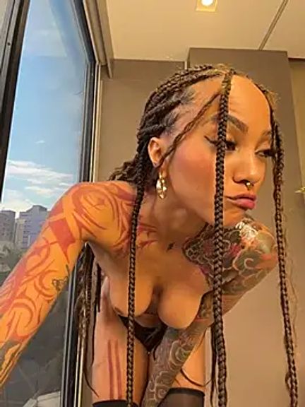 LizStorm_
