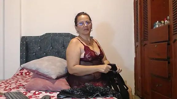 sofiamature01