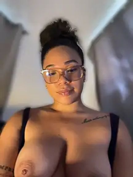 ashley_Tompson1