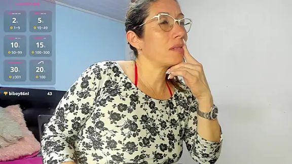 kaylaMinov_