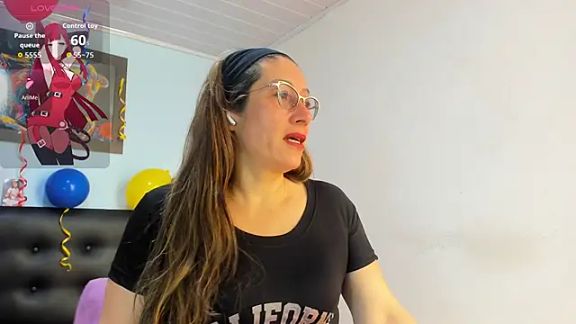 kaylaMinov_