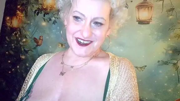Blondie_the_librarian