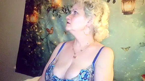 Blondie_the_librarian