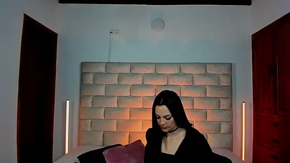 HollyGrey_