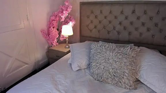 Sienna_brunette
