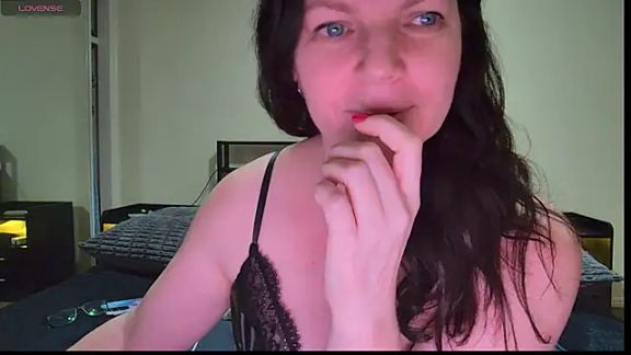 PlayfulcurvyyMilf