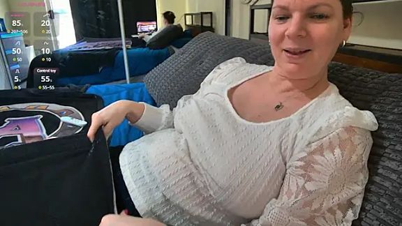 PlayfulcurvyyMilf