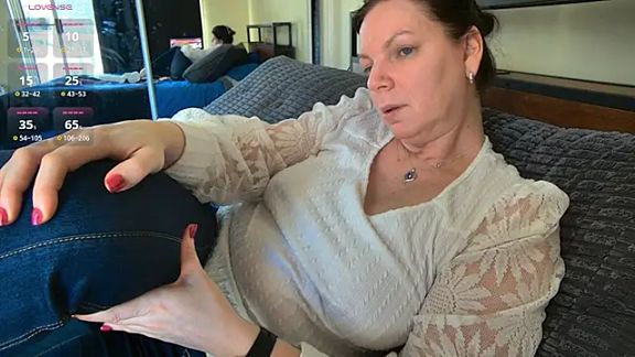 PlayfulcurvyyMilf
