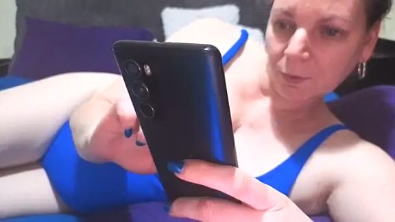 AussieMilf76