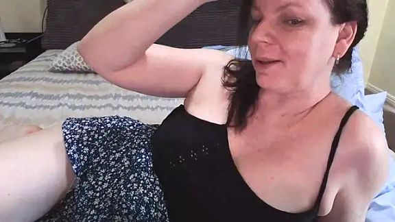 AussieMilf76