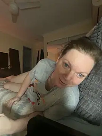 AussieMilf76