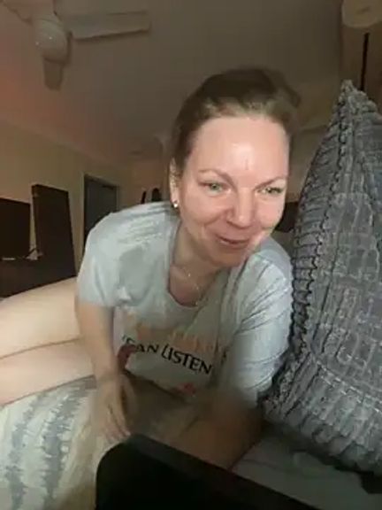 AussieMilf76