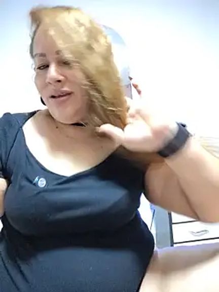 SluttyMilf79