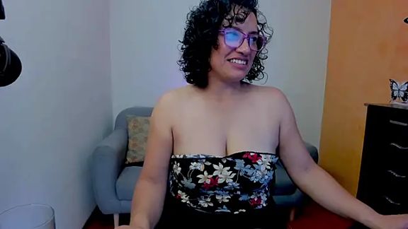 scarlet_wet