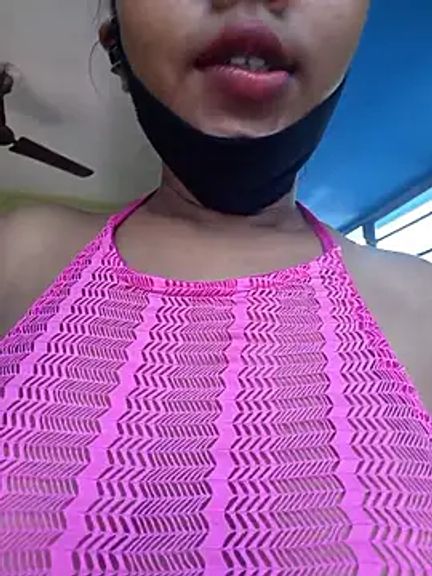 Mahira06