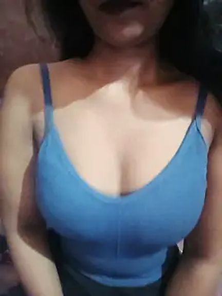 Ayesha_Khan1