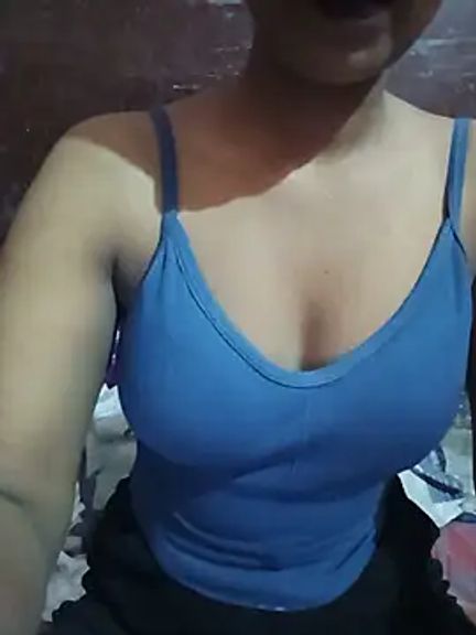 Ayesha_Khan1