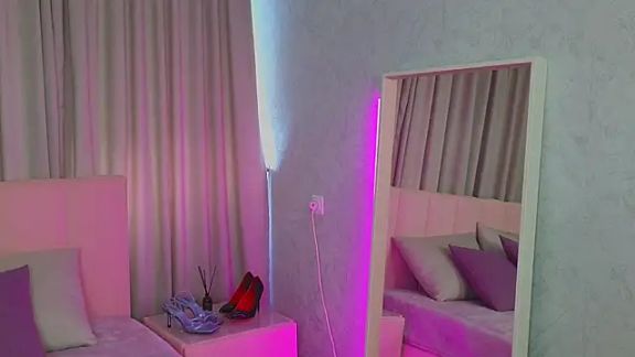 Ariana_Petite