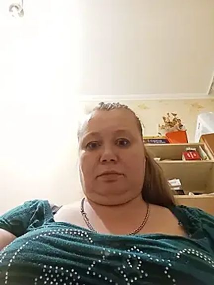 KiraStanton