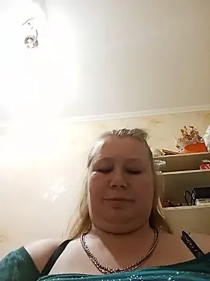 KiraStanton