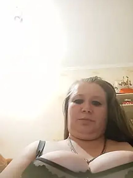 KiraStanton