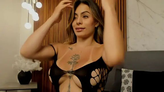 Amara_Velvet_