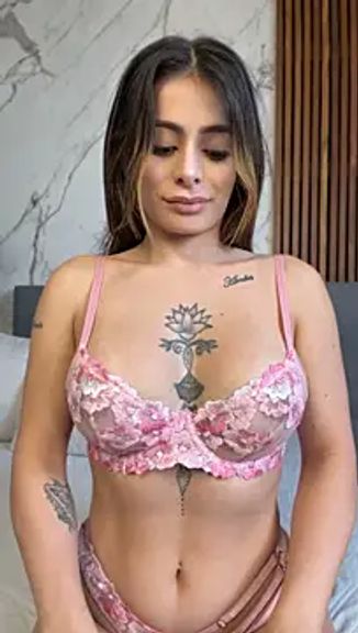 Amara_Velvet_