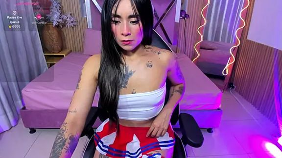 LINDSAY_TAY