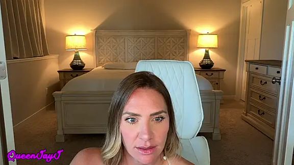 Queenjayj