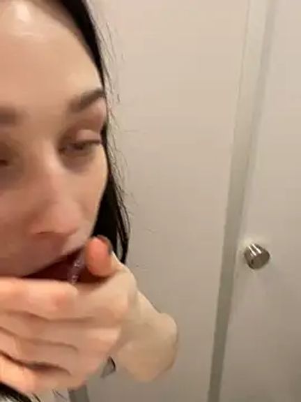 Mia_Mia_M