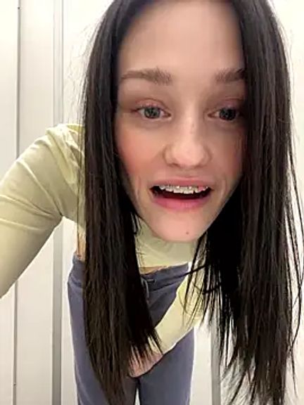 Mia_Mia_M