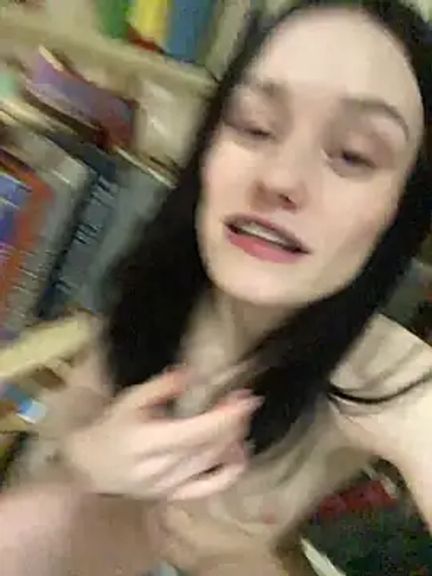 Mia_Mia_M
