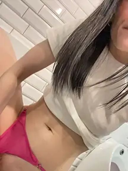 Mia_Mia_M