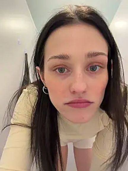 Mia_Mia_M