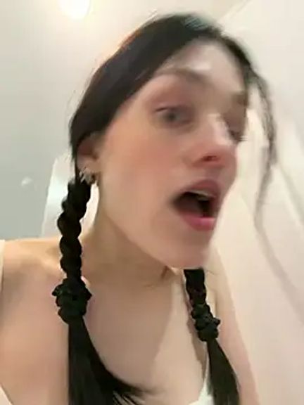 Mia_Mia_M