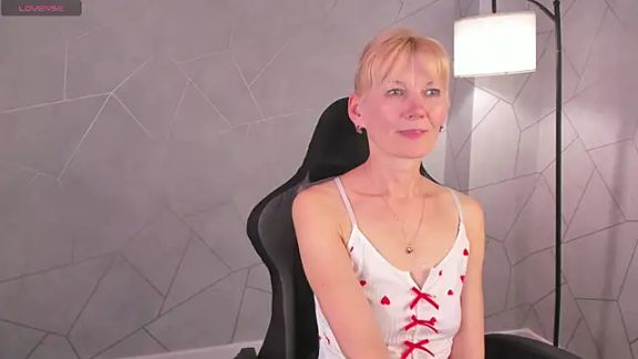Julie_Lucas