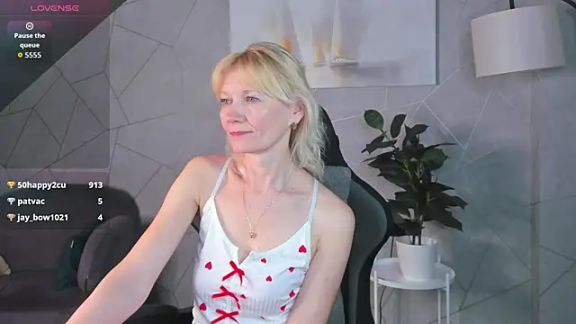 Julie_Lucas
