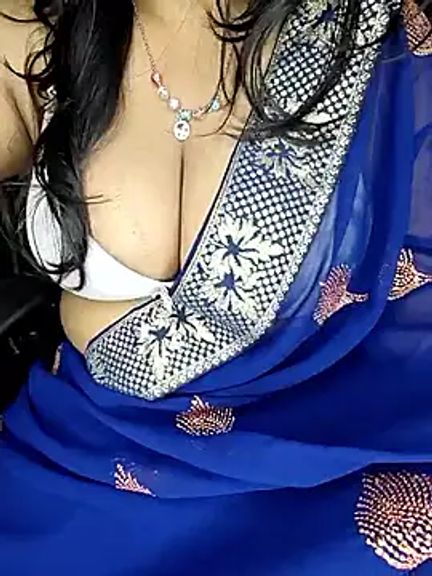 Curvy_Pooja