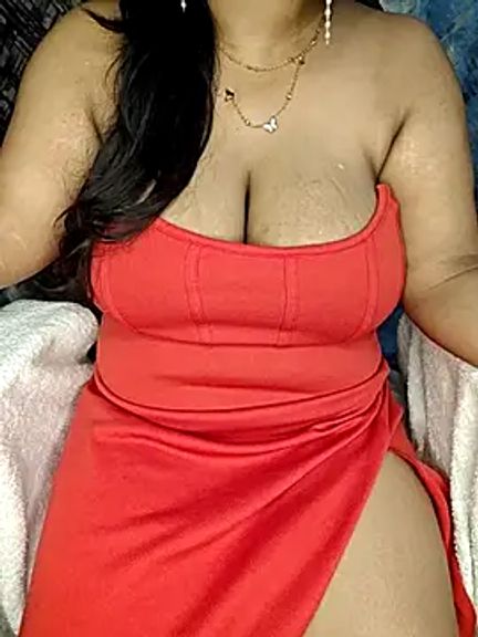 Curvy_Pooja