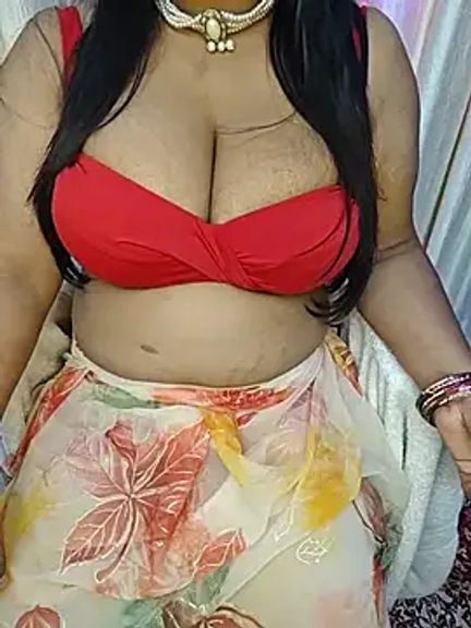 Curvy_Pooja