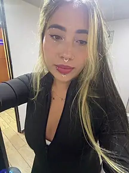 ManuelaVeeleez
